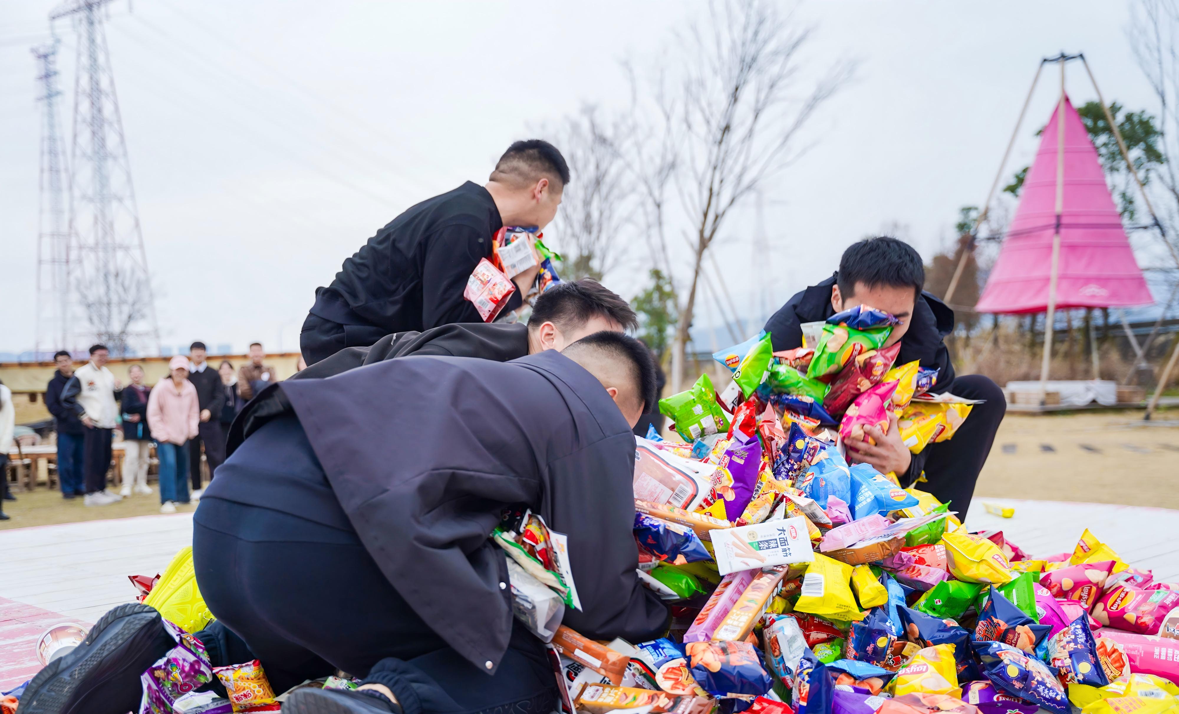 1-联谊4:抢零食大战(1).jpg 1-联谊4:抢零食大战(1).jpg